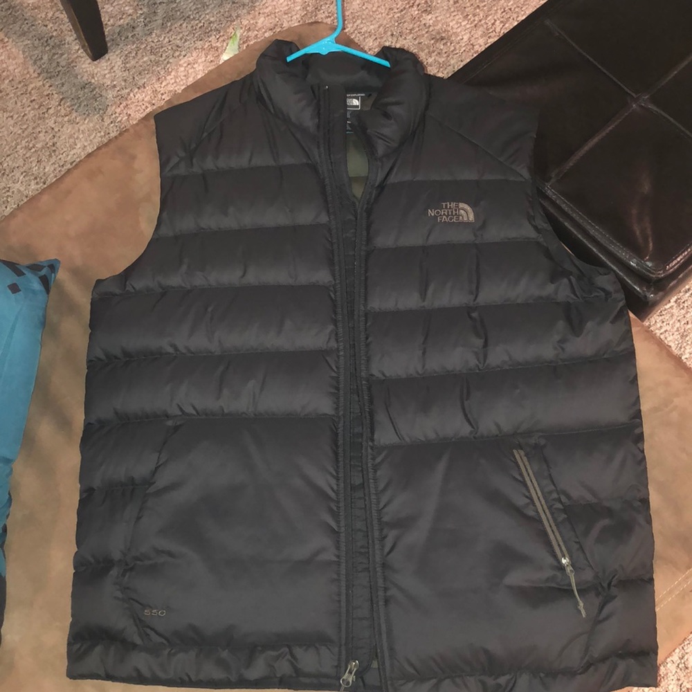 Men’s XL Northface Vest... NEVER WORN!
